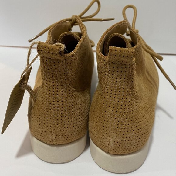 Born Tan Perforated Suede Lace-Up Ankle Boots W/ Size 7.5M Durable Rubber Soul - Picture 6 of 10